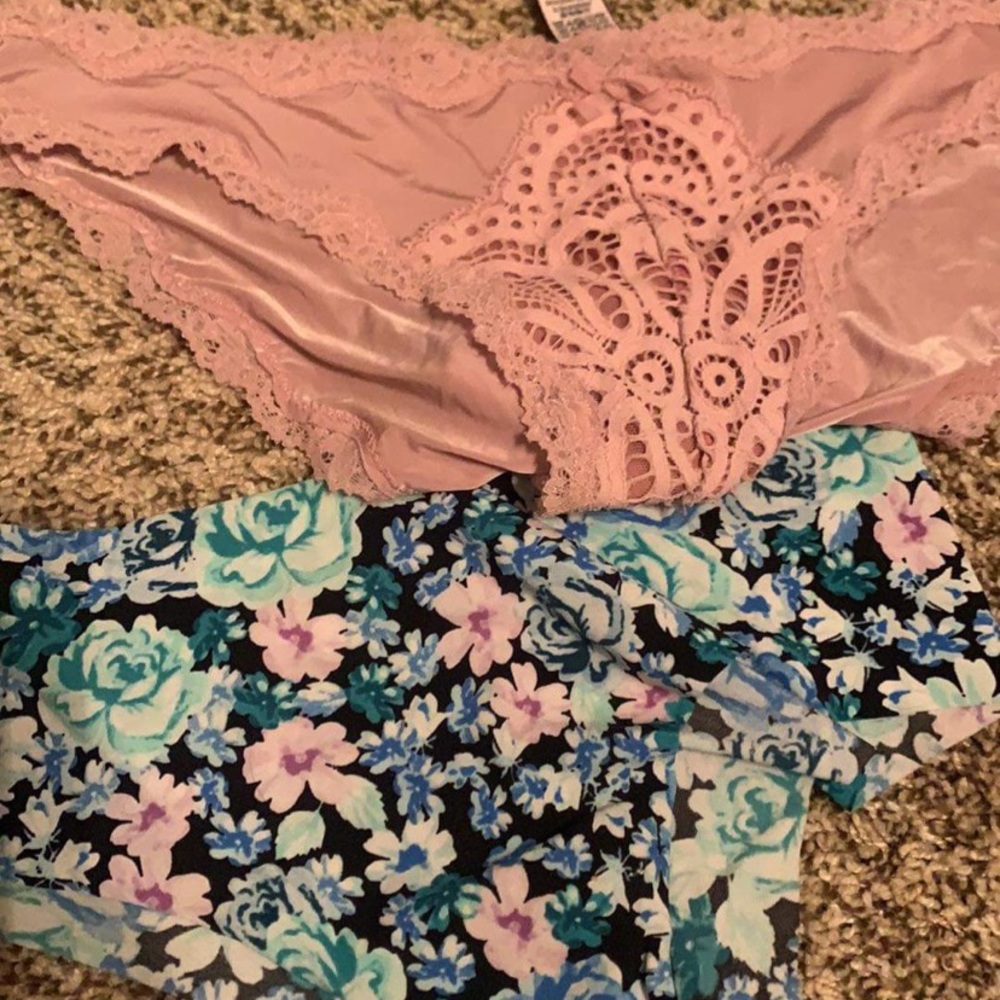 2 VS panties